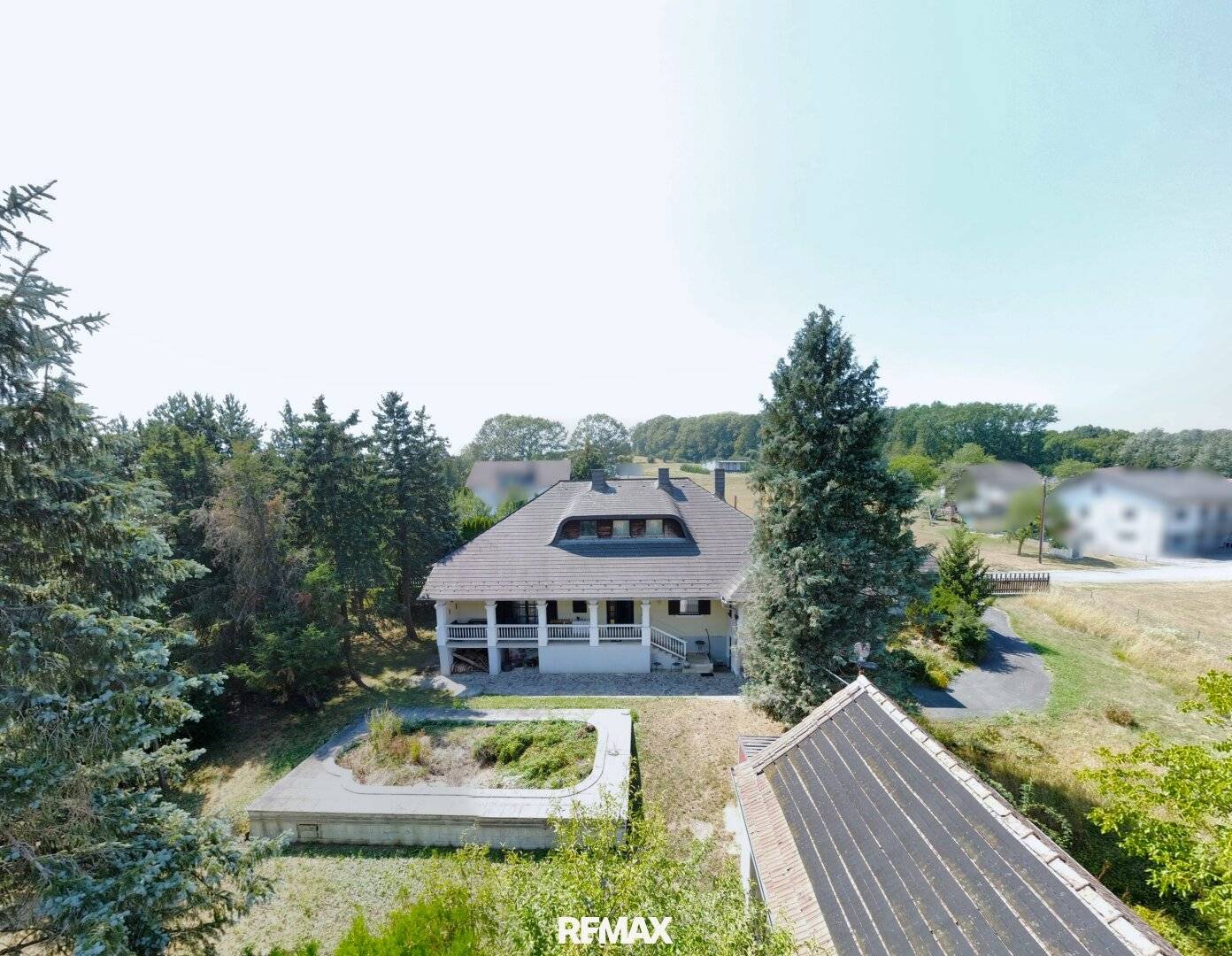Wohnhaus mit Pool und Terrasse in Deutsch Ehrensdorf