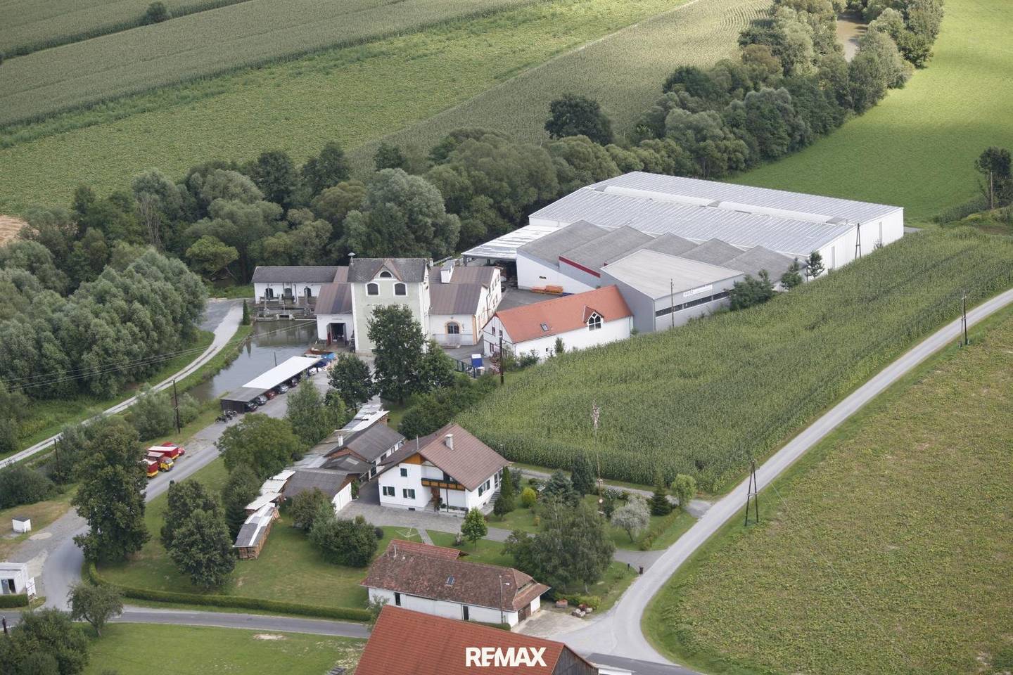 Warehouse 2000 m² in Fürstenfeld
