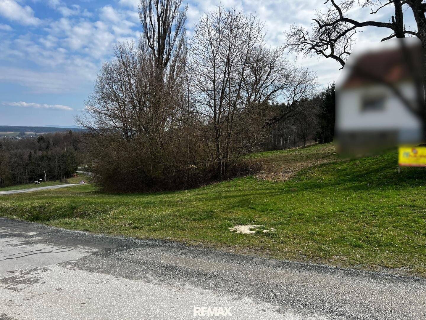 Sonniges Baugrundstück bei Badesee Rauchwart