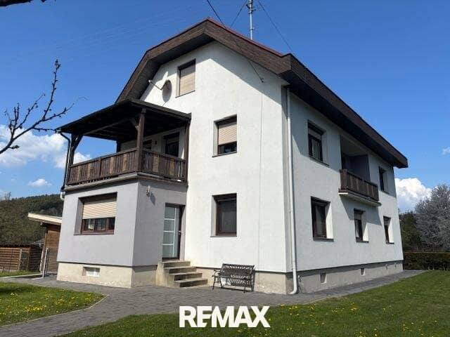 Repräsentatives Wohnhaus in Karl