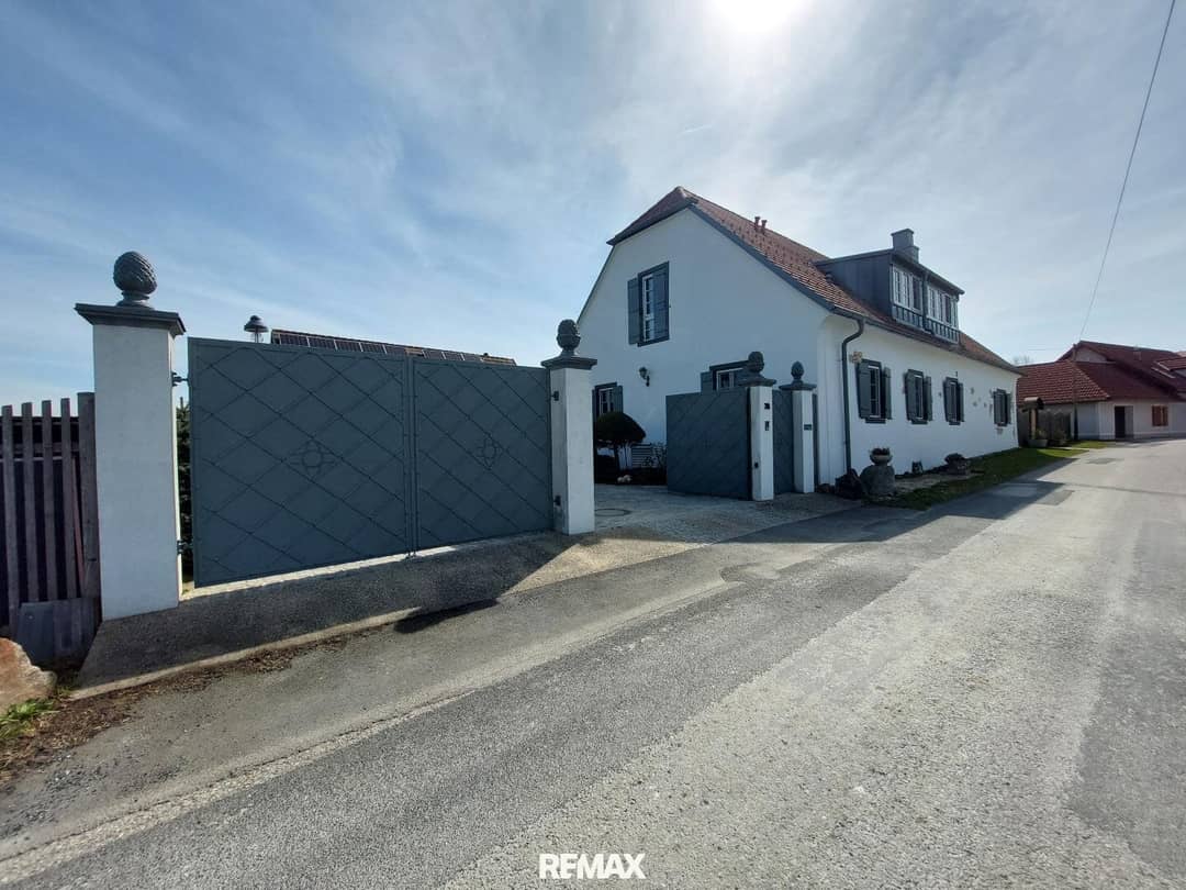 Historisches Landhaus auf 3 Hektar