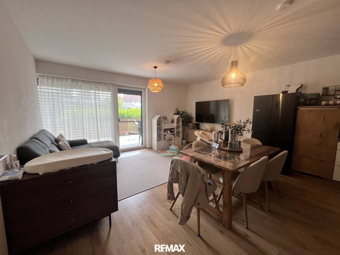 Ground floor apartment with terrace and modern kitchen