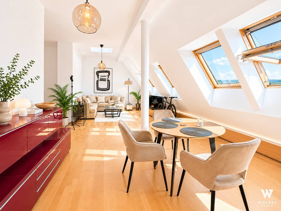 Dachgeschosswohnung mit Lift und Balkon Fernblick