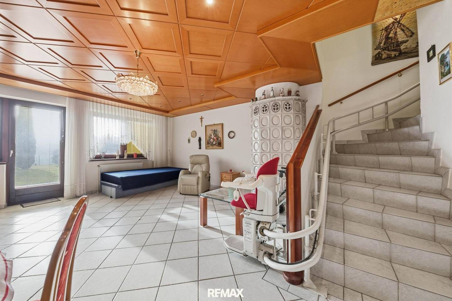 Well-maintained townhouse with garden and garage