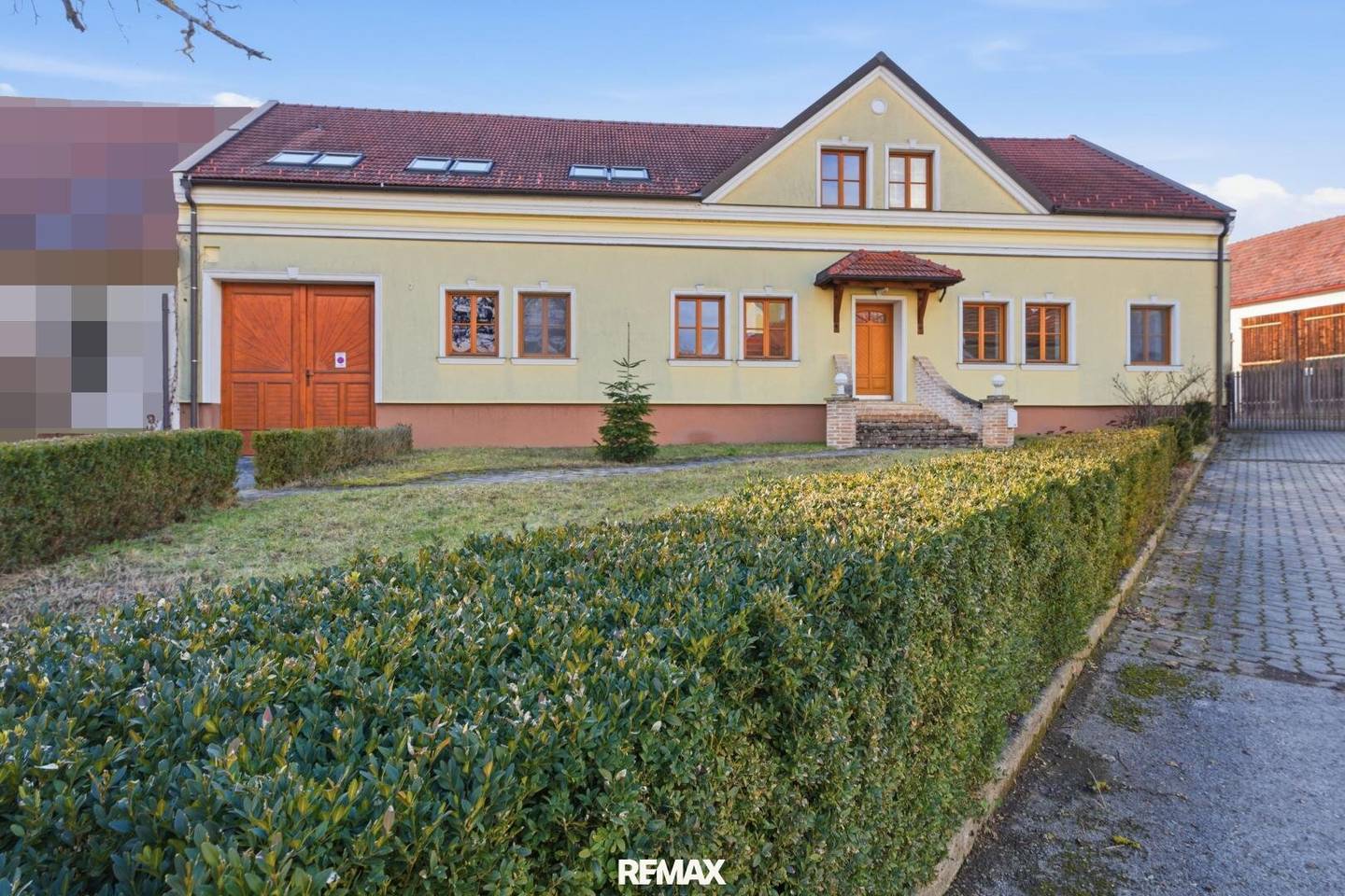 Country estate with 444 m² living space in Weinviertel