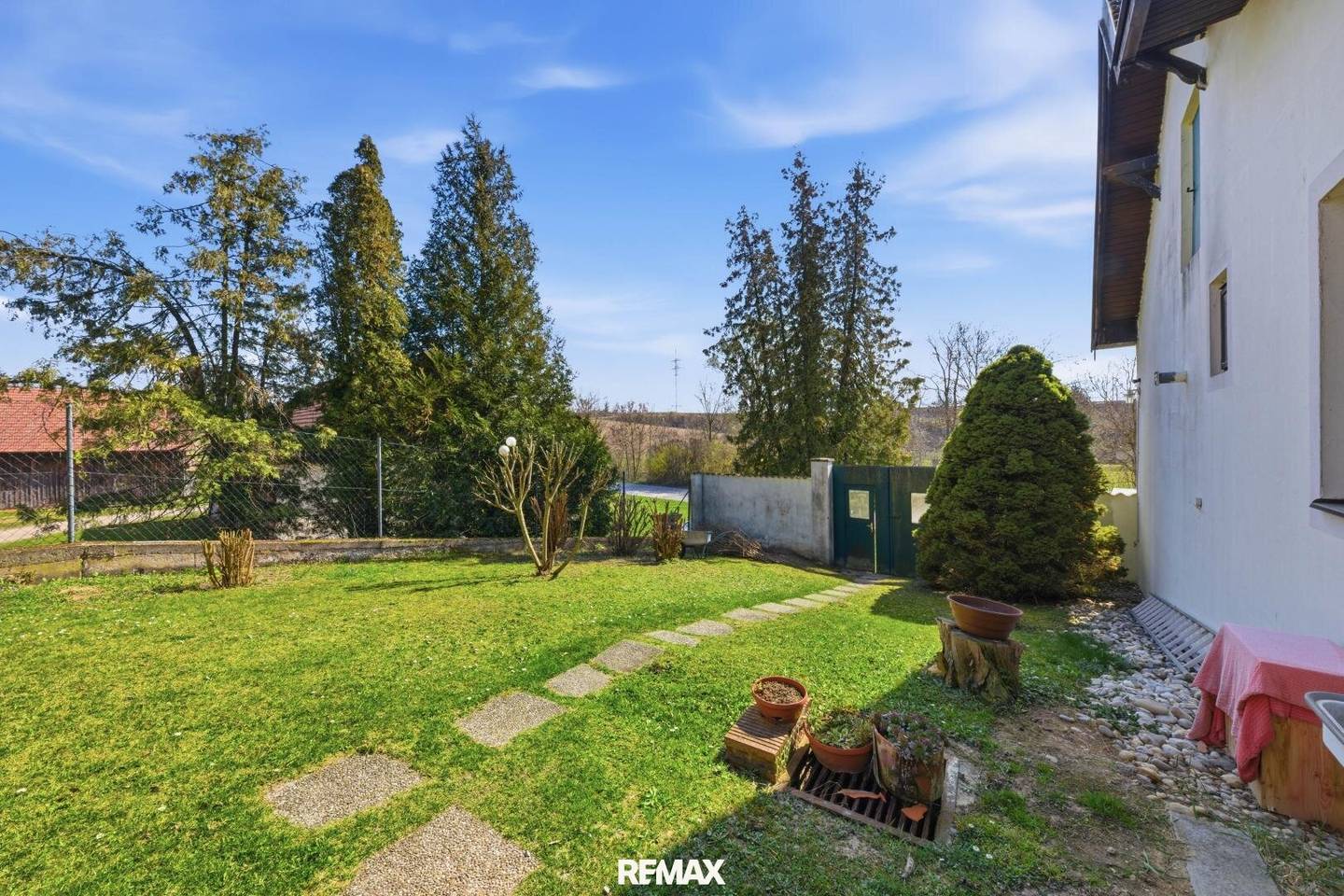 Einfamilienhaus mit Terrasse in Großweikersdorf