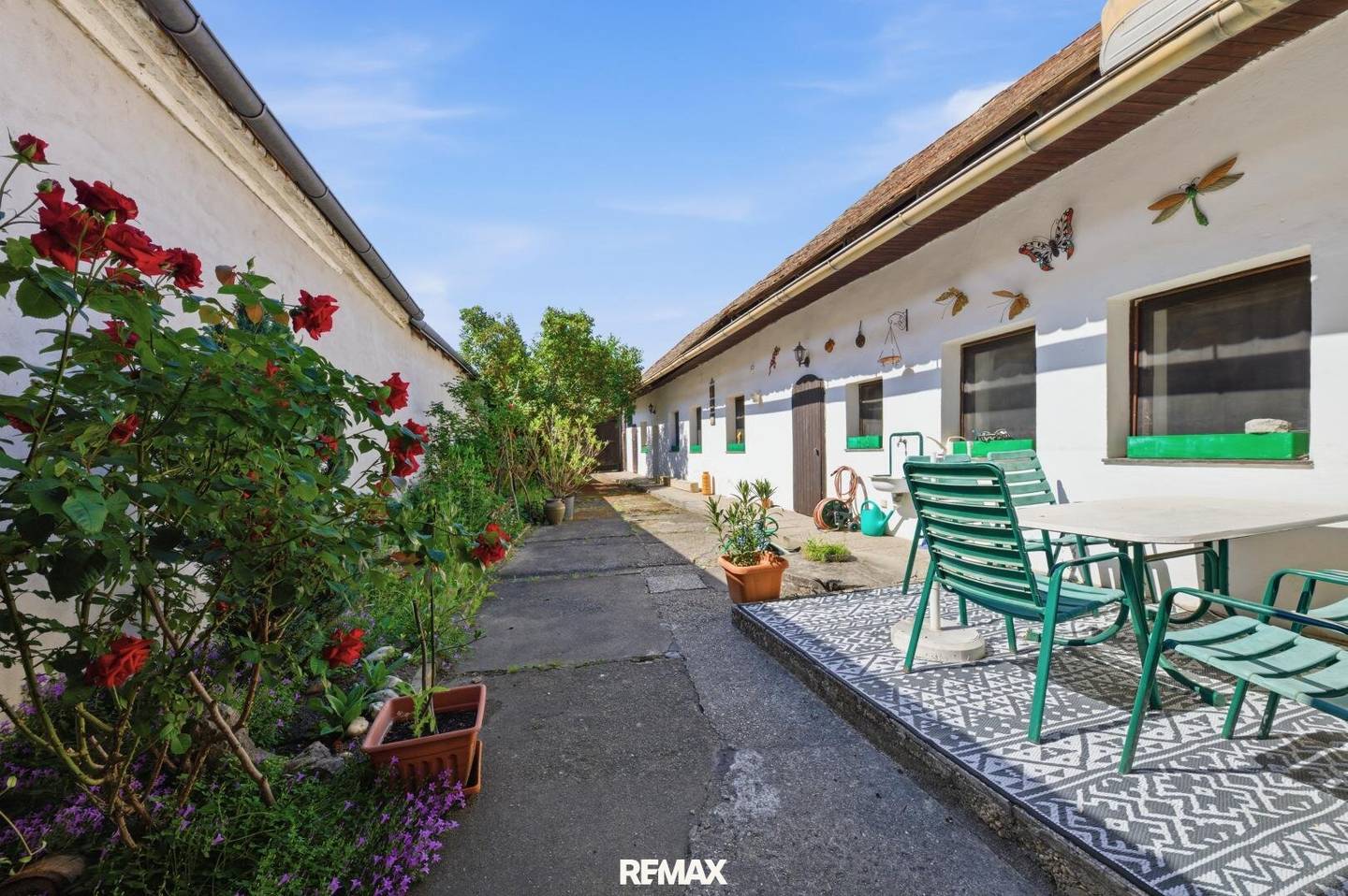 Renovierungsbedürftiges Bauernhaus mit Garten