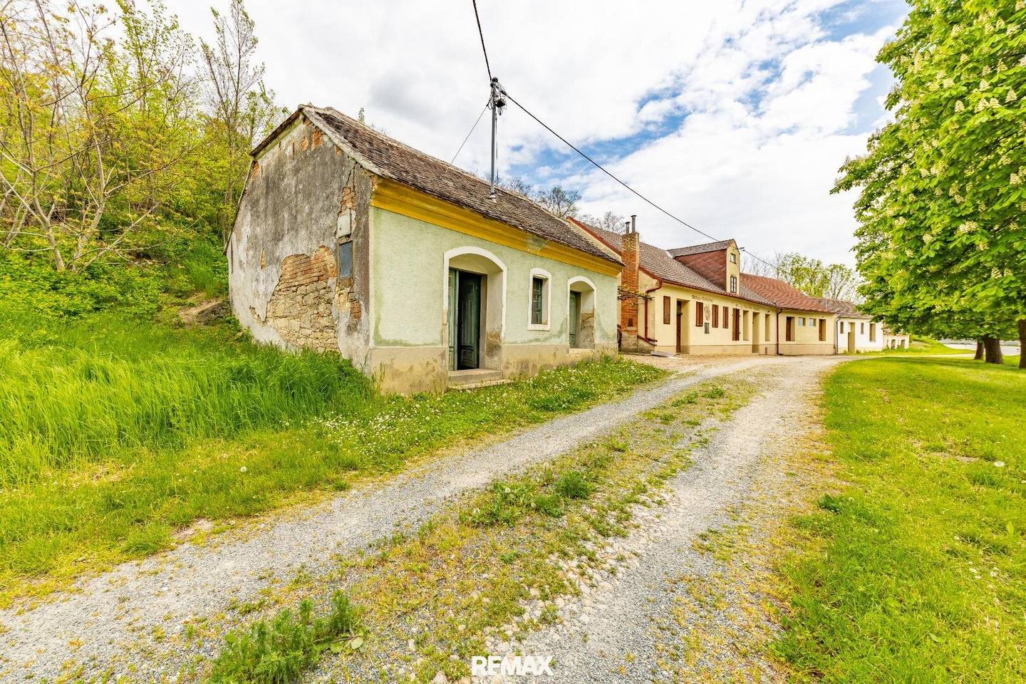 Presshaus mit Weinkeller in Frauendorf