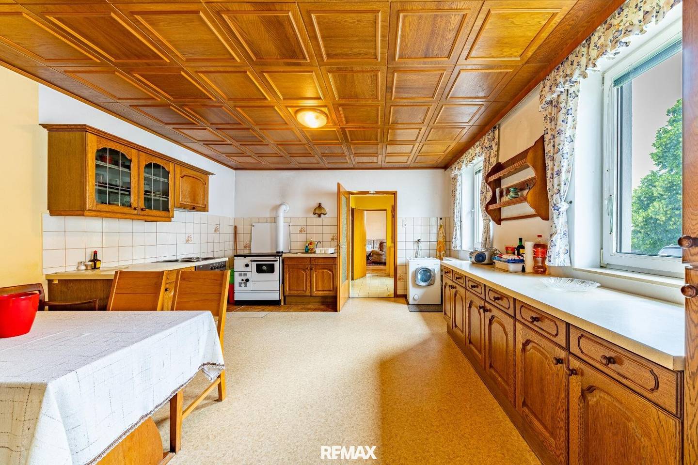 Charming Country House with Garden in Großkadolz