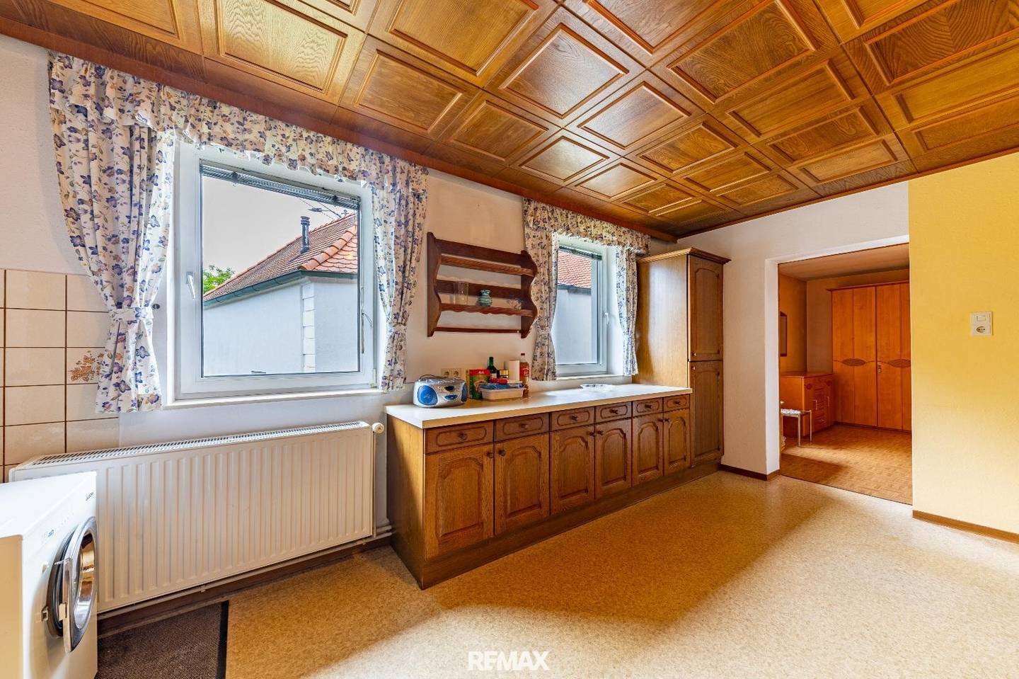 Charming Country House with Garden in Großkadolz