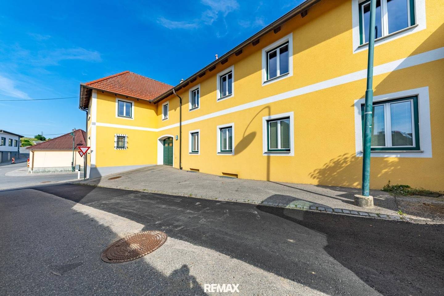 Shell Construction in Neudegg - 300 m² Living Space