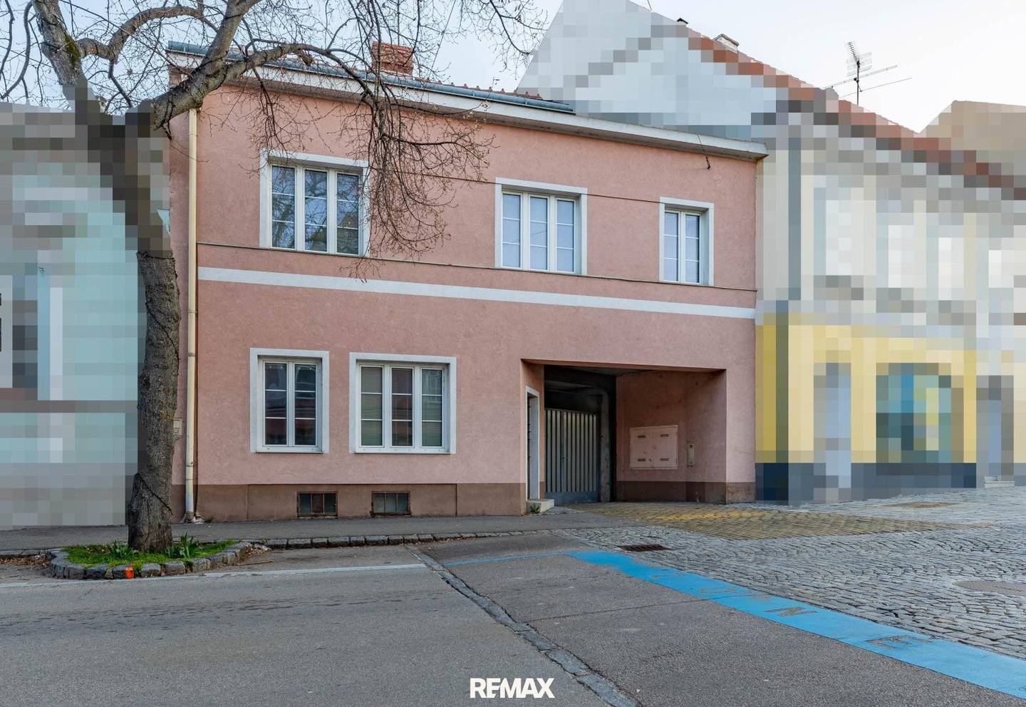 Townhouse at Hollabrunn Main Square