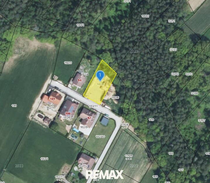 Baugrundstück 1606 m² mit Baubewilligung
