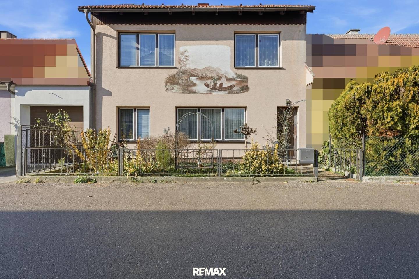 Family House with Garage in Zwentendorf