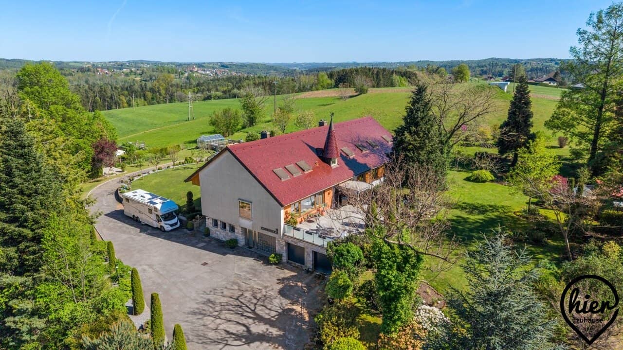 Landhausvilla mit Garten in St. Radegund