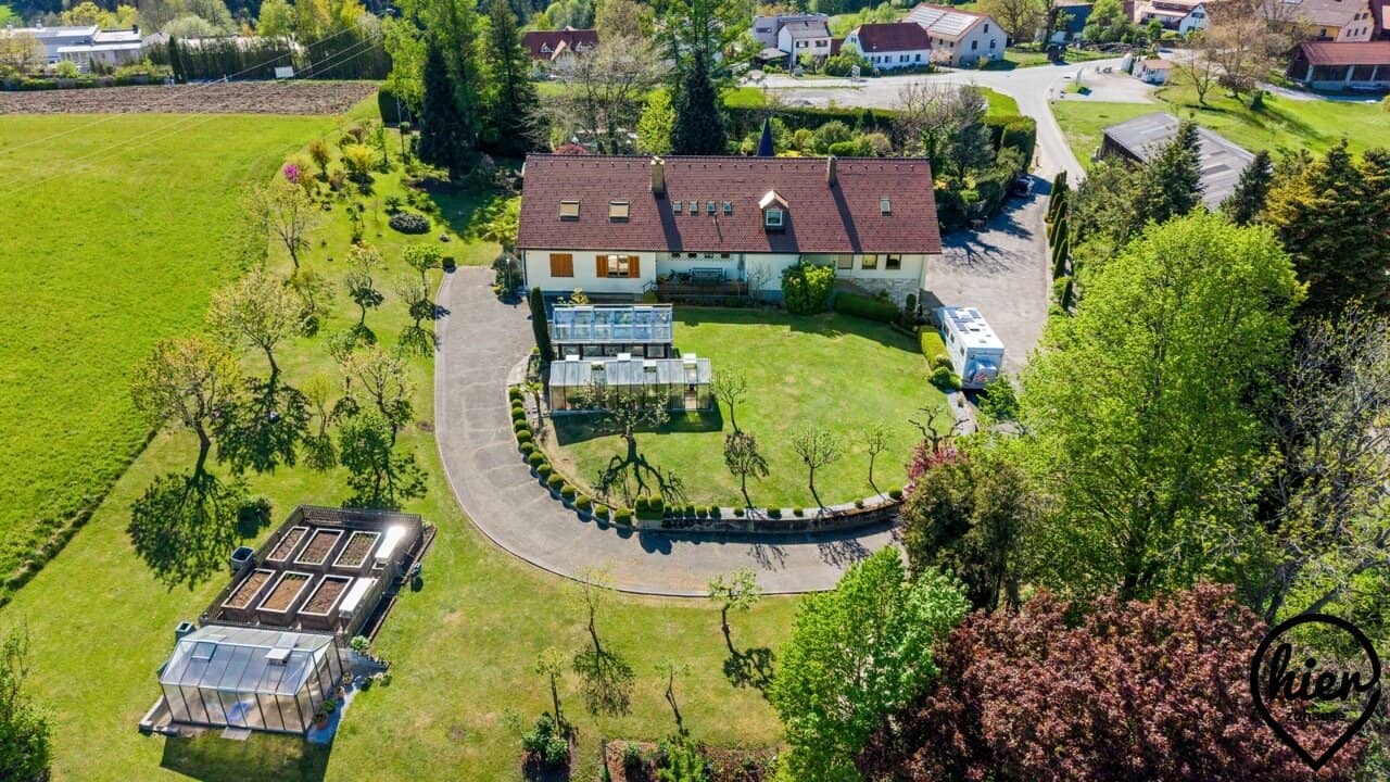 Landhausvilla mit Garten in St. Radegund