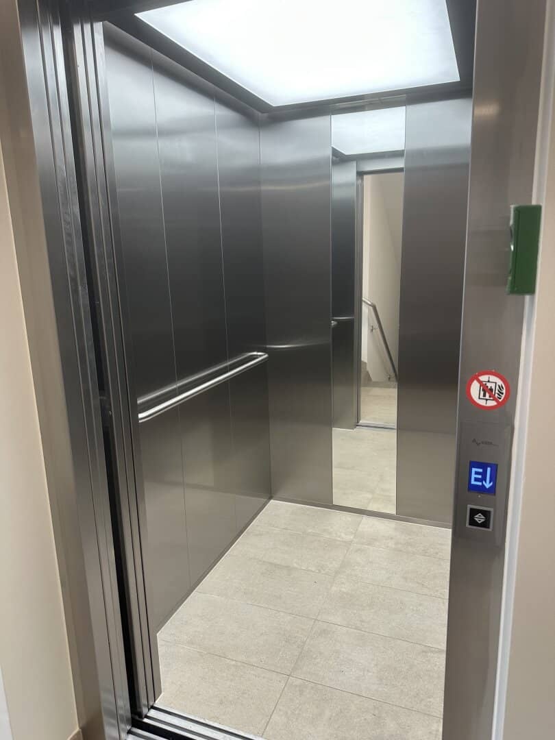 Wohnung Erstbezug Sonniger Balkon nahe SCS