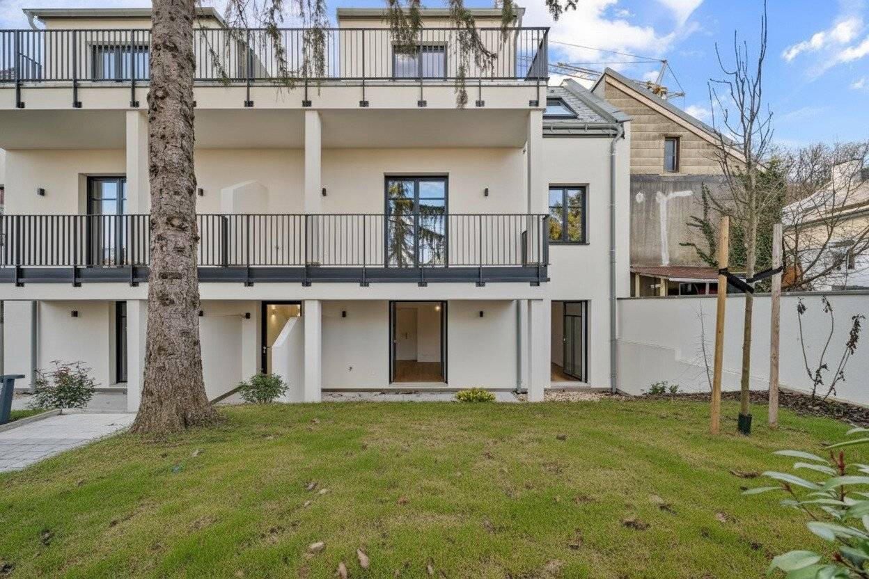 Apartment new build with garden access