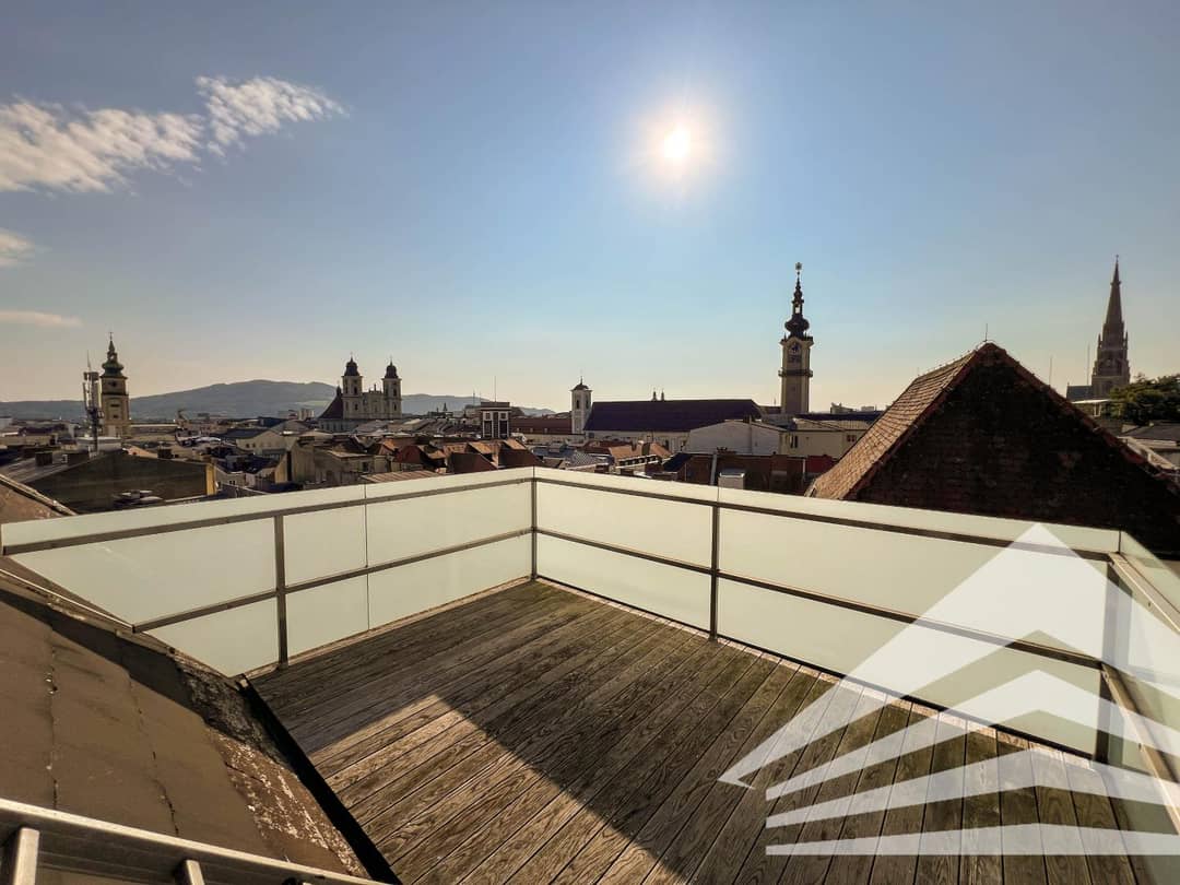 Penthouse prime old town district with sunny terrace