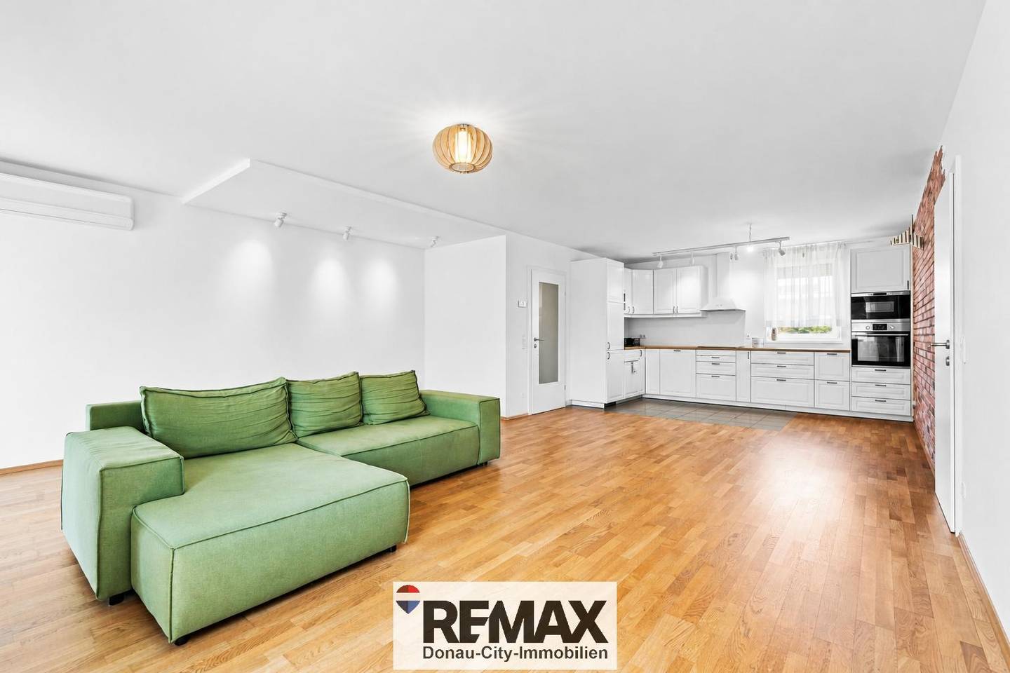 Apartment near Alte Donau with Balcony