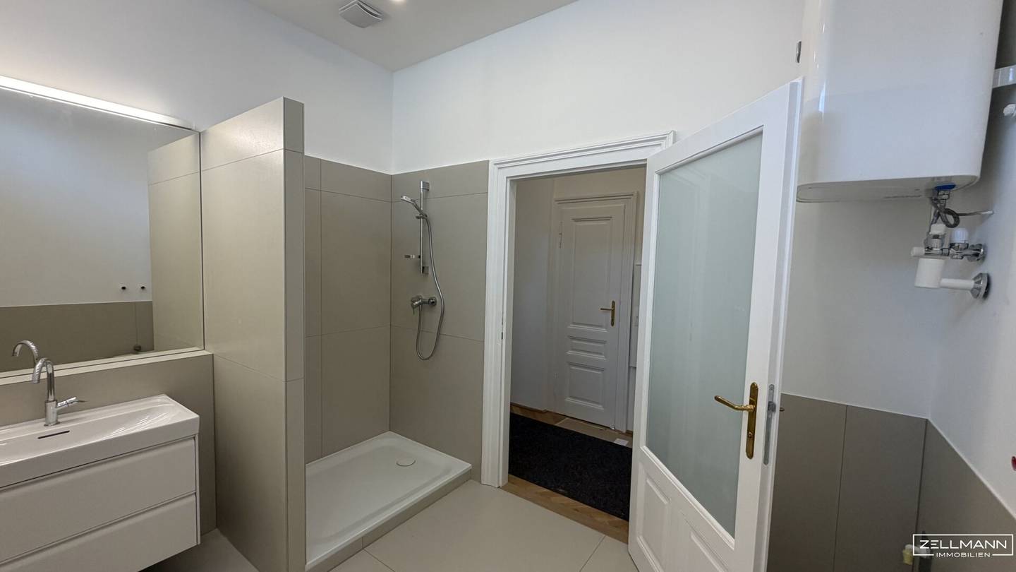 Stylish Attic Atelier - First Occupancy After Comprehensive Renovation | ZELLMANN IMMOBILIEN