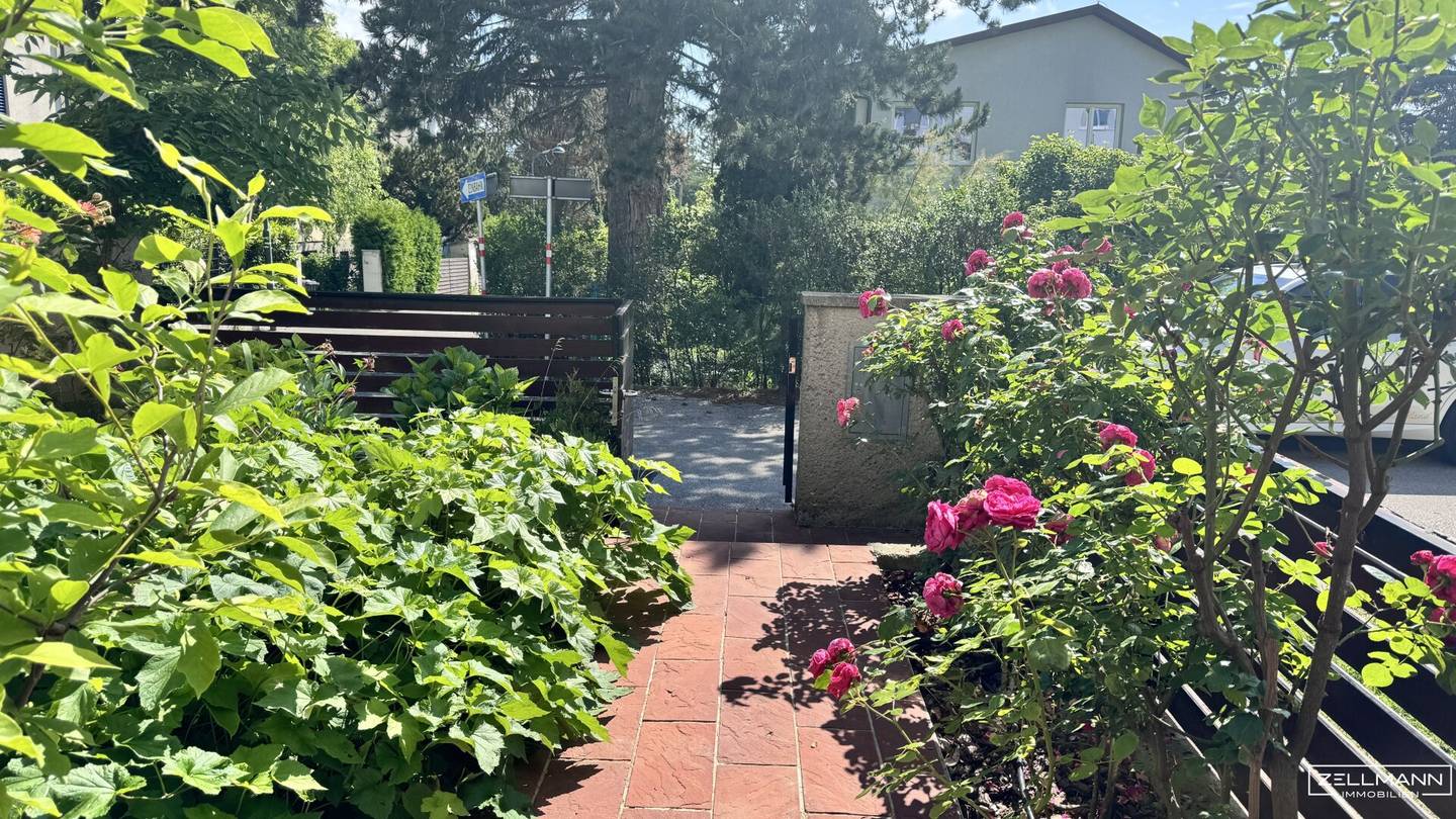 Family house with dream garden in an absolute green quiet location | ZELLMANN IMMOBILIEN