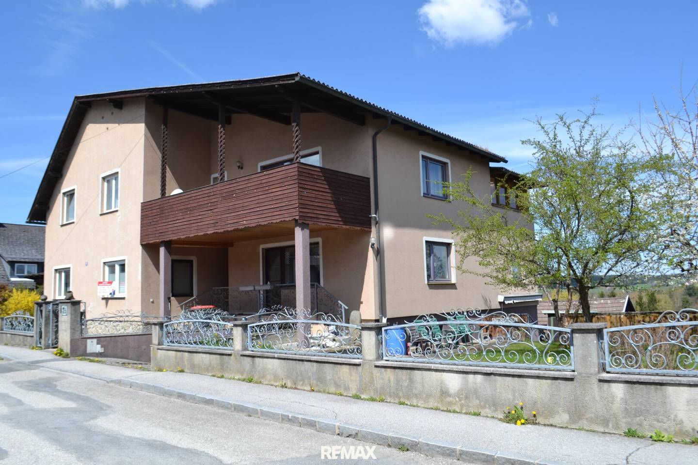 Charmantes Doppelhaus mit Garten