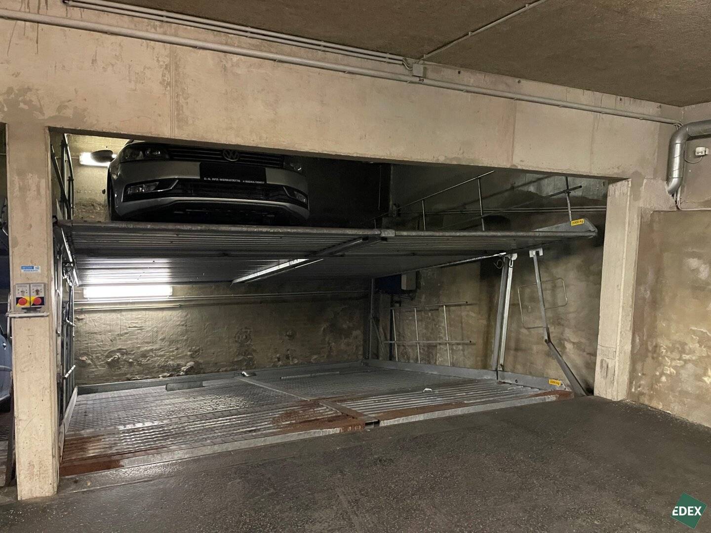 Stack parking spaces for rent in Schottenfeldgasse