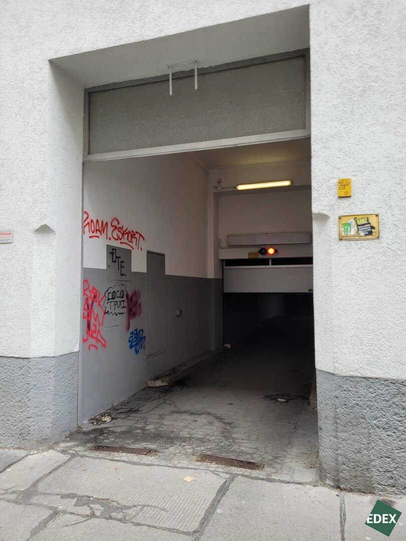 Stack parking spaces for rent in Schottenfeldgasse