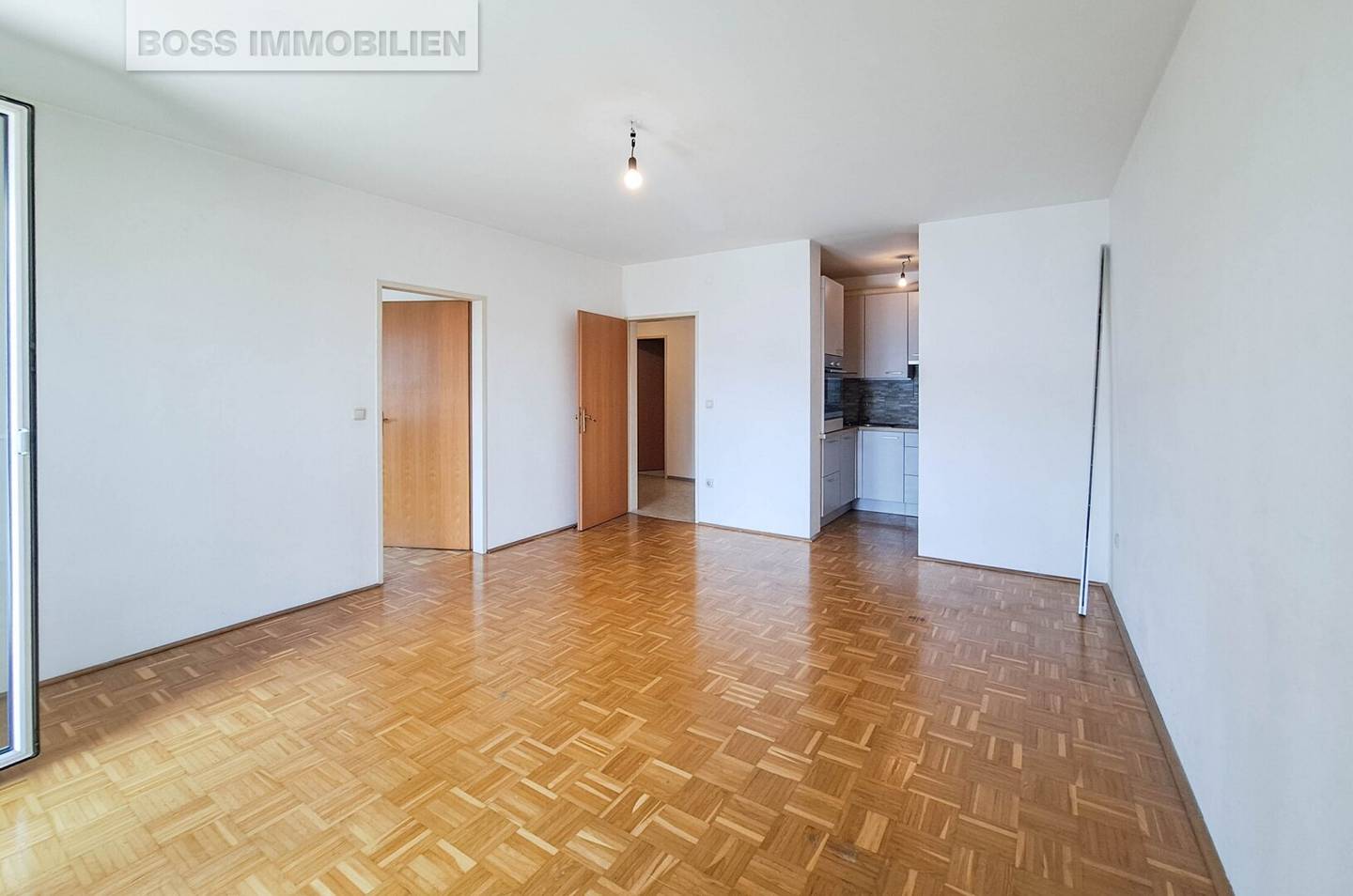 Apartment with fitted kitchen and carport