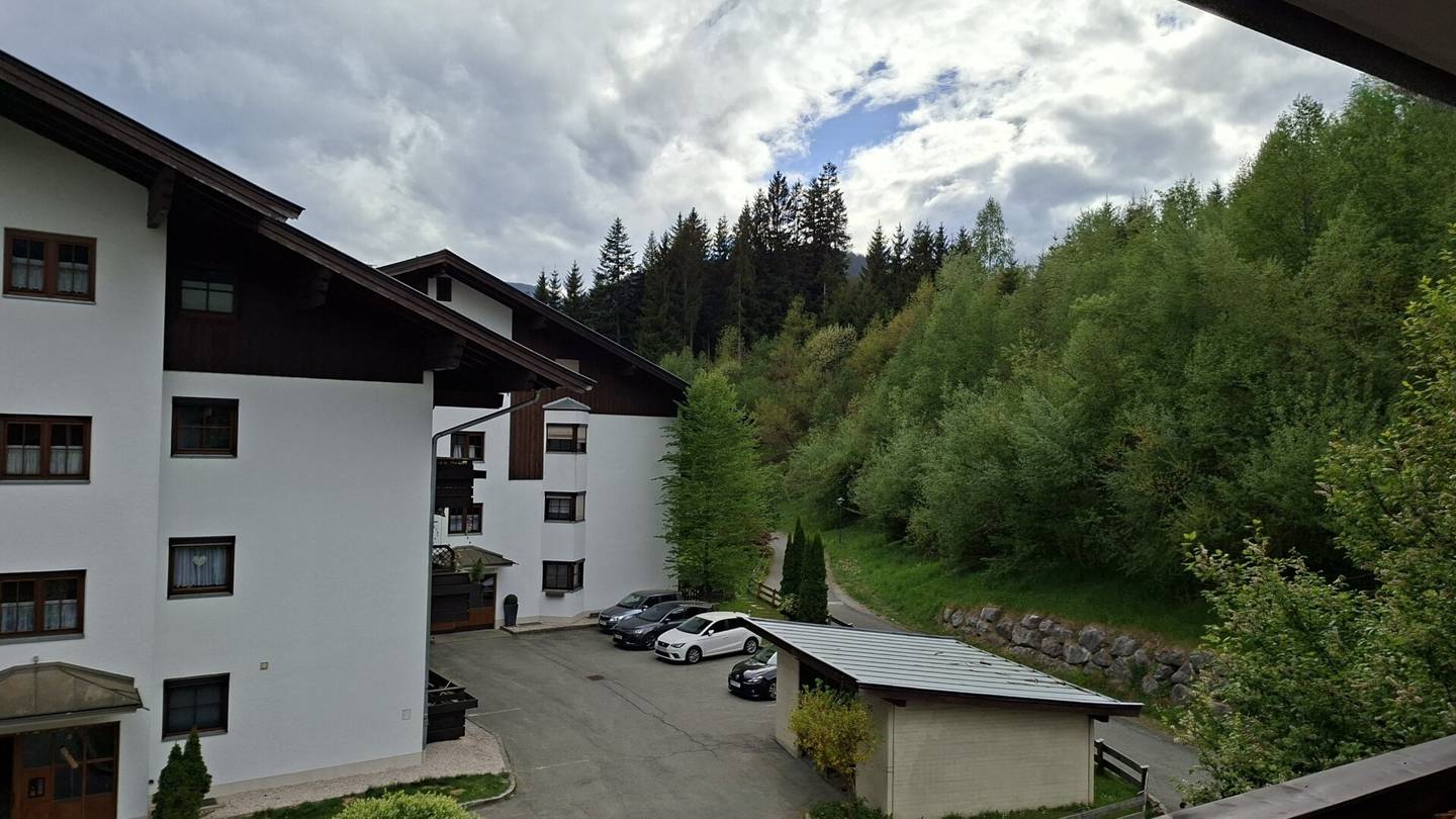 Wohnung mit zwei Balkonen und Tiefgaragenplatz