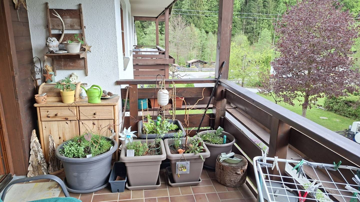 Wohnung mit zwei Balkonen und Tiefgaragenplatz