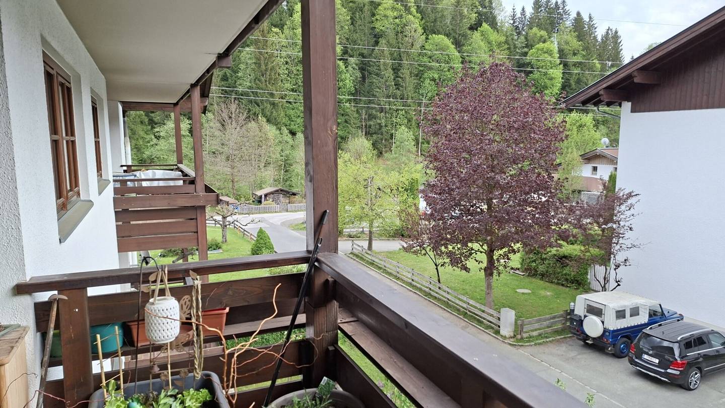 Wohnung mit zwei Balkonen und Tiefgaragenplatz