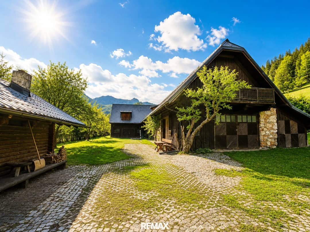Grundstück mit Stall und Blockhaus