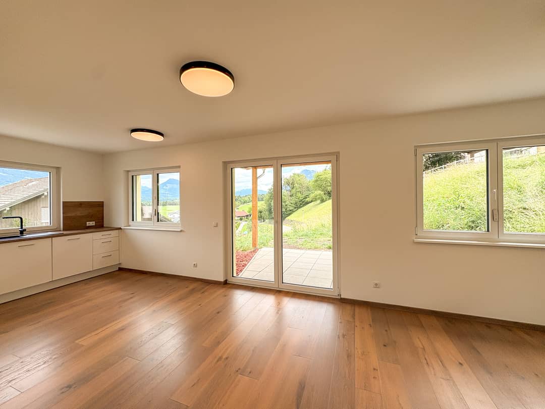 Single-family house in hillside location, 107 m²