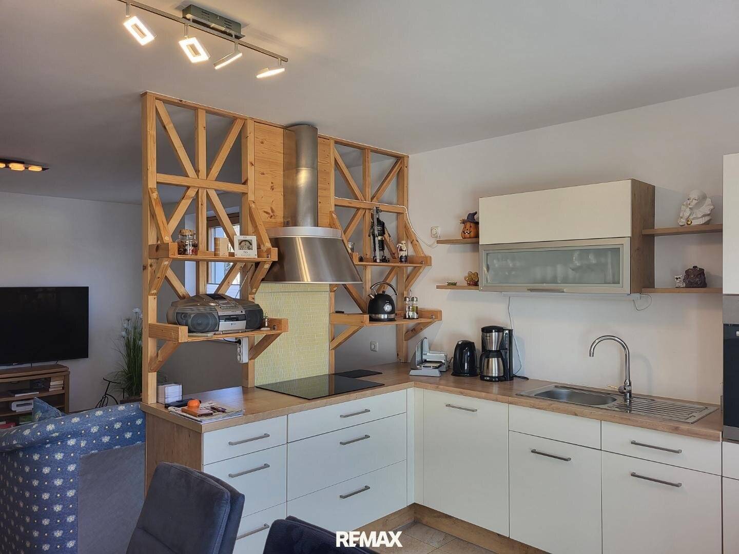 Apartment in top location with carport and balcony