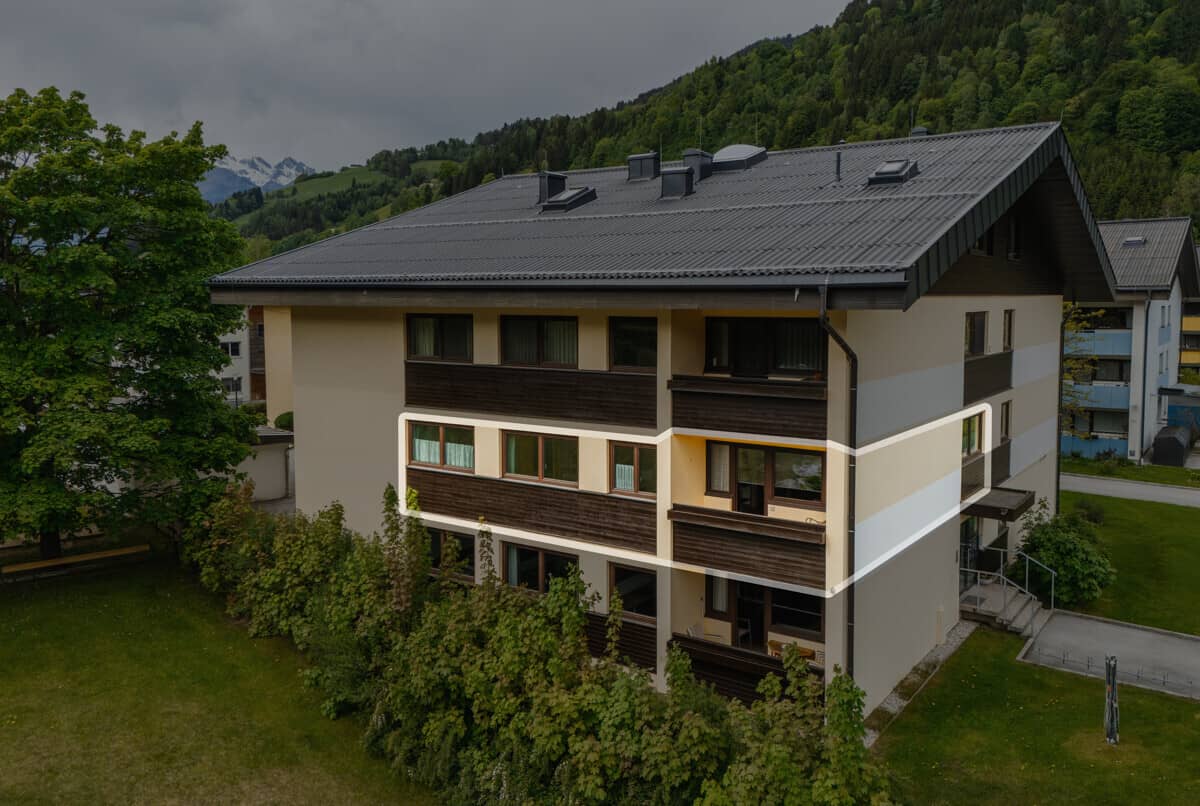 Apartment near the lake with a loggia and a view of greenery