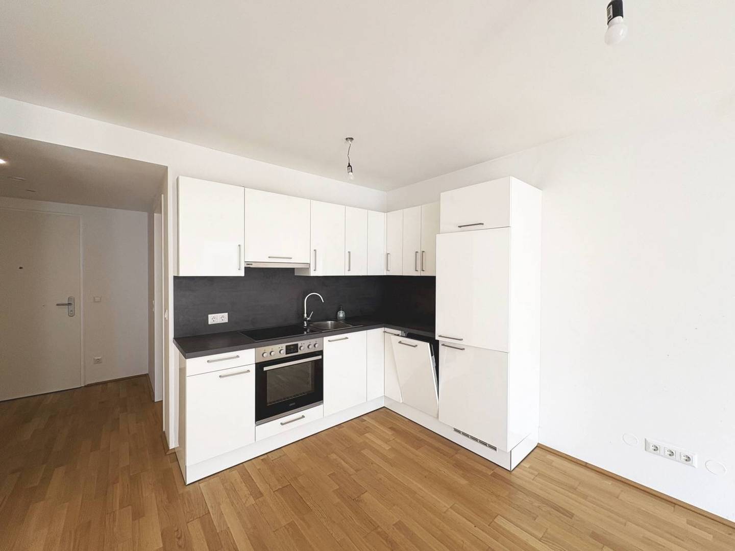 Dachgeschosswohnung mit Terrasse nahe Shopping City Nord