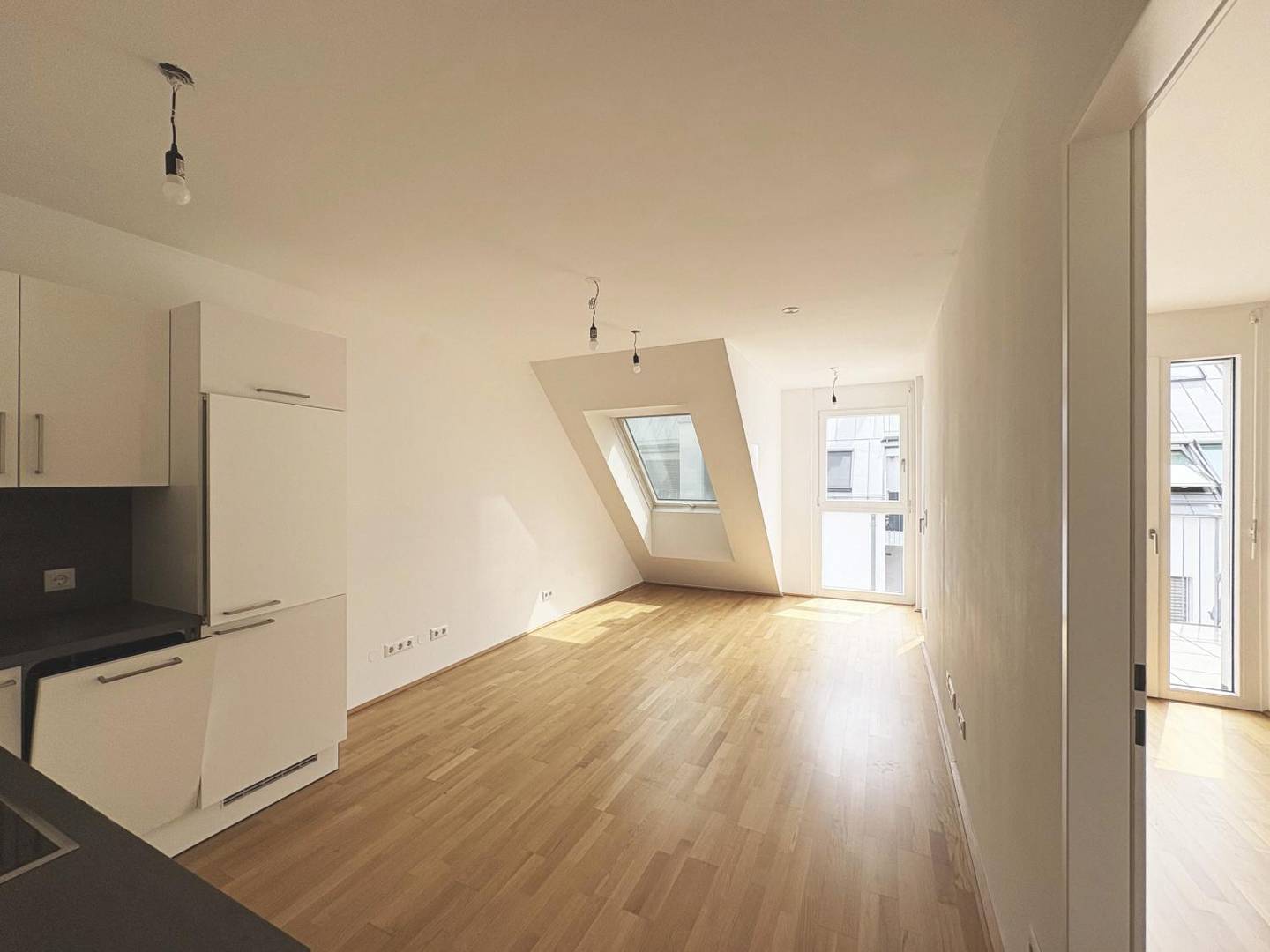 Dachgeschosswohnung mit Terrasse nahe Shopping City Nord