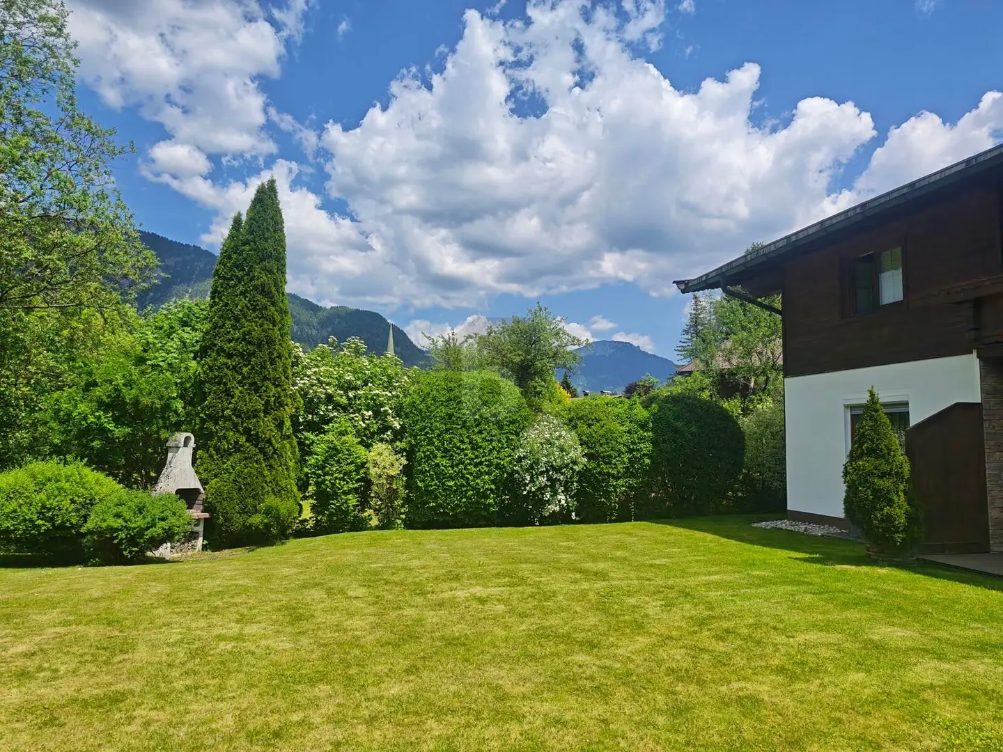 Sunny central building plot with semi detached option Apartment