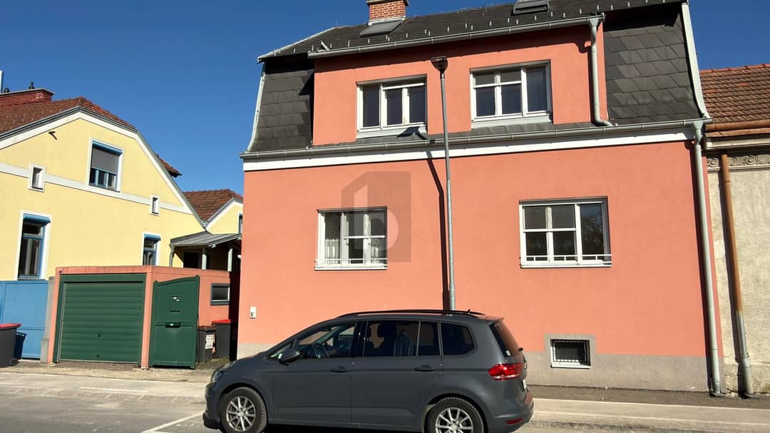Loft Dachgeschoss Haus mit Garage im Zehnerviertel