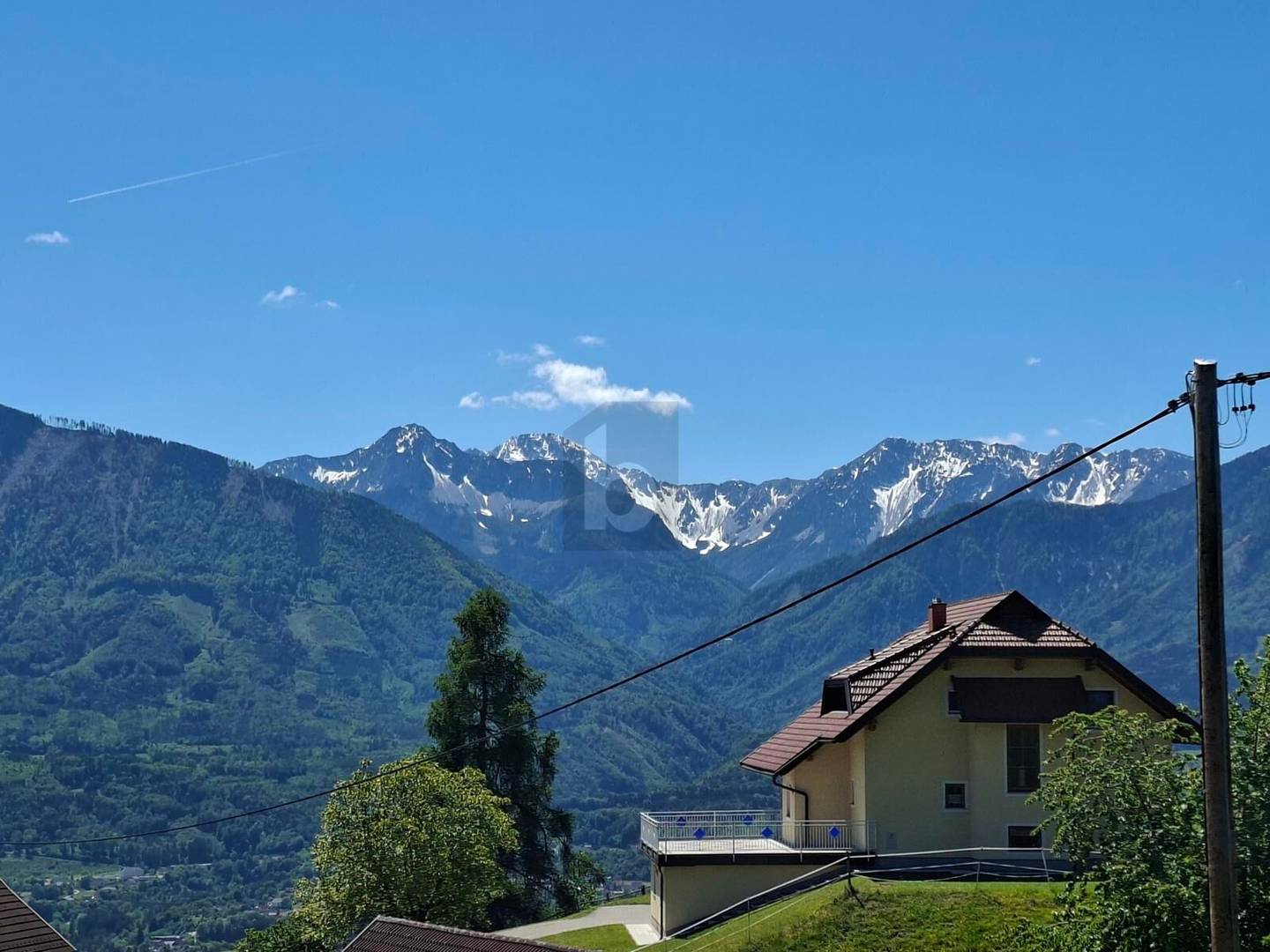 Wohnung mit unverbaubarem Panorama und ganztägiger Sonne