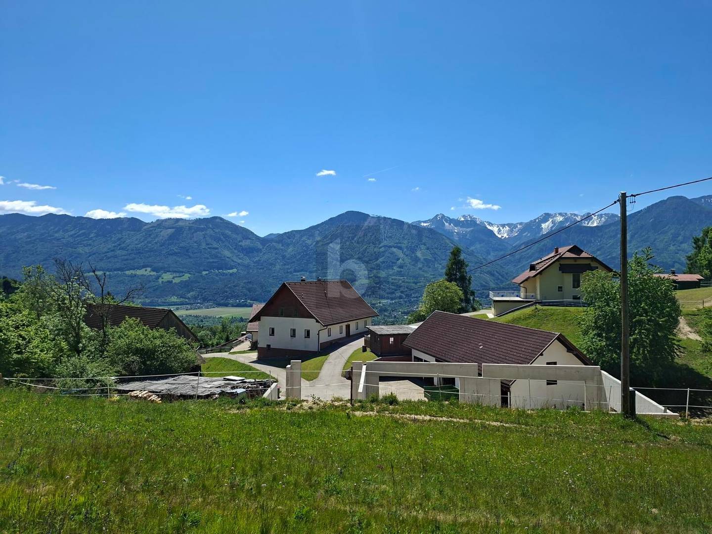 Wohnung mit unverbaubarem Panorama und ganztägiger Sonne