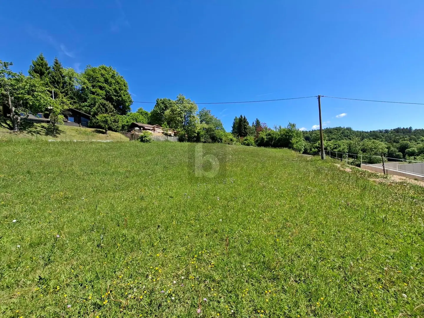 Apartment with unobstructed panorama and all day sun