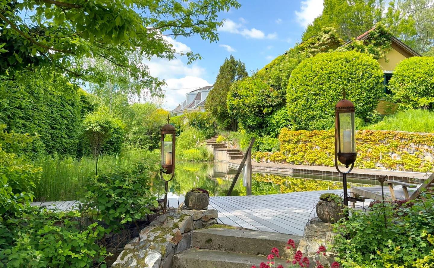Your private paradise! Idyllic home with bathing pond and lovingly designed dream garden