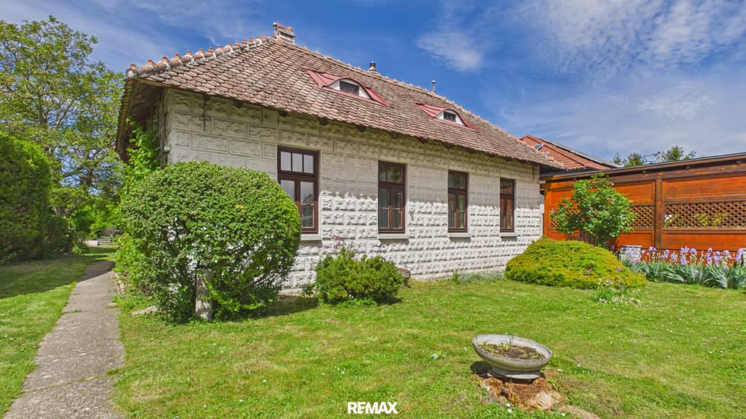 Einfamilienhaus mit 112 m² auf 1.800 m² Grundstück