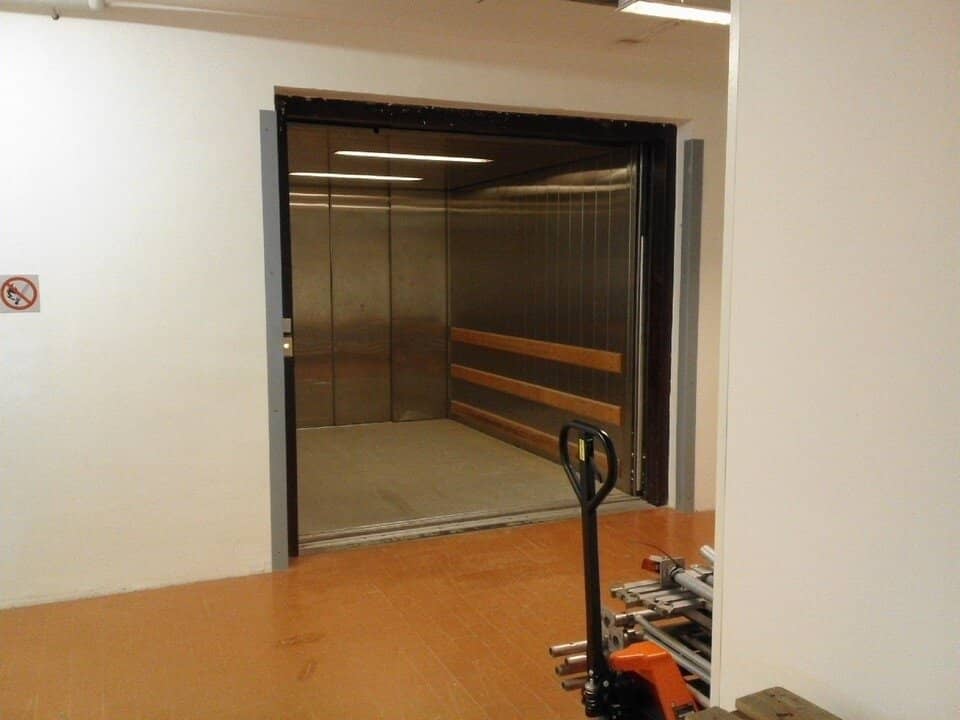 Storage & Office Space in Business Park