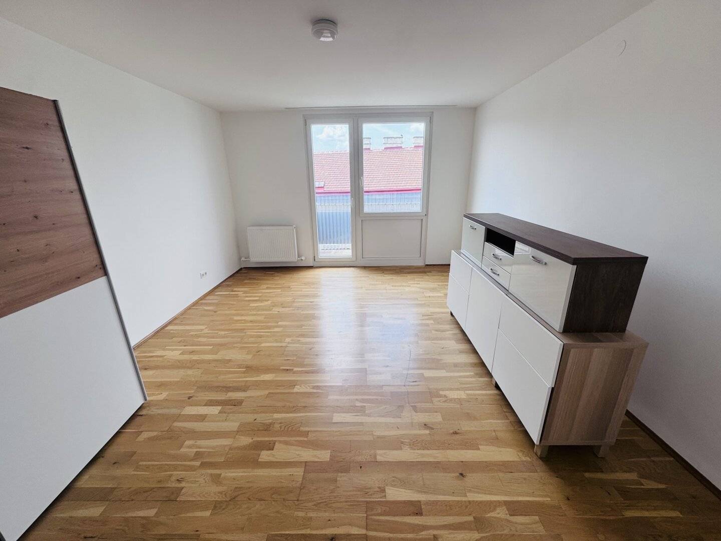 Apartment near U1 balcony in quiet courtyard