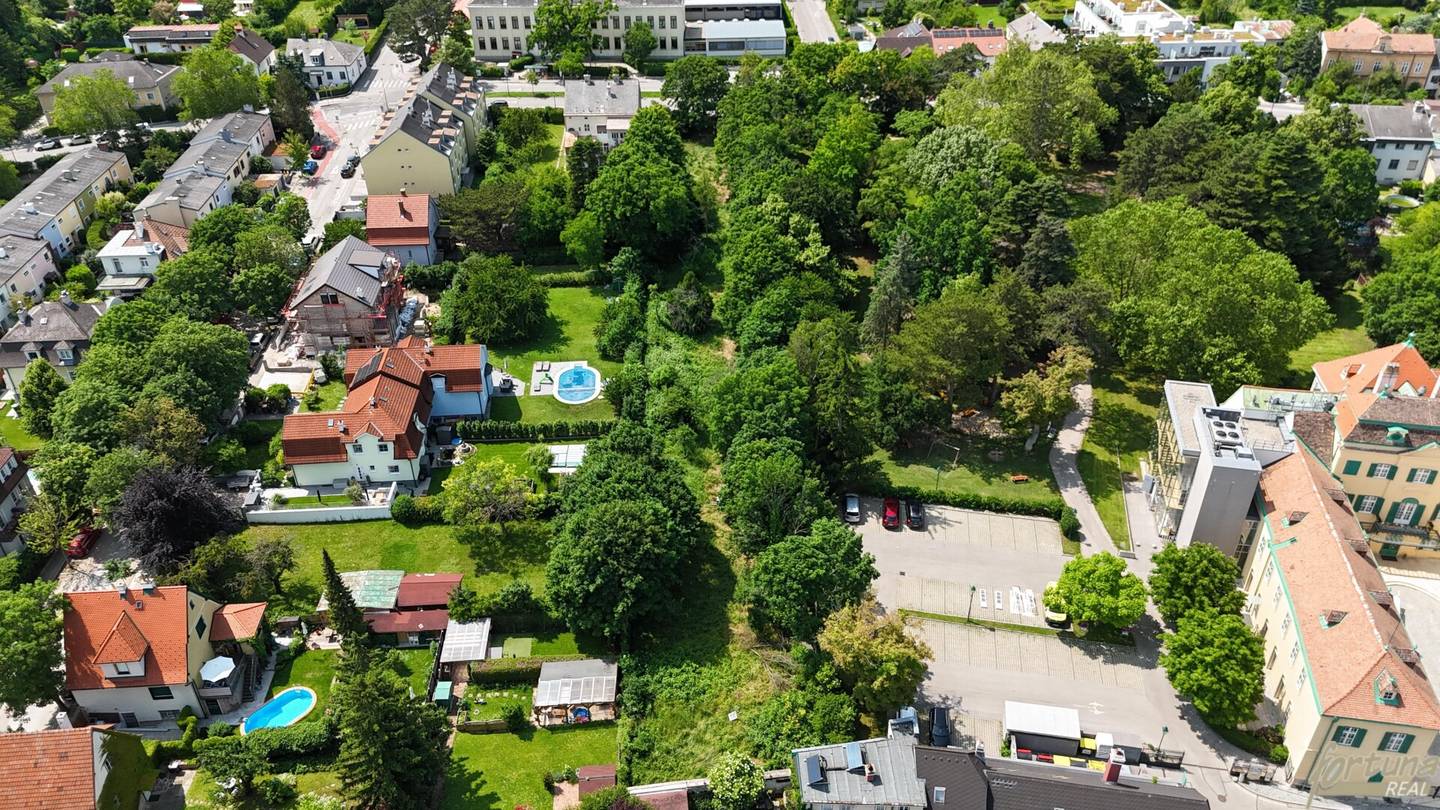 Building Plot 3029 m² in Maria Enzersdorf