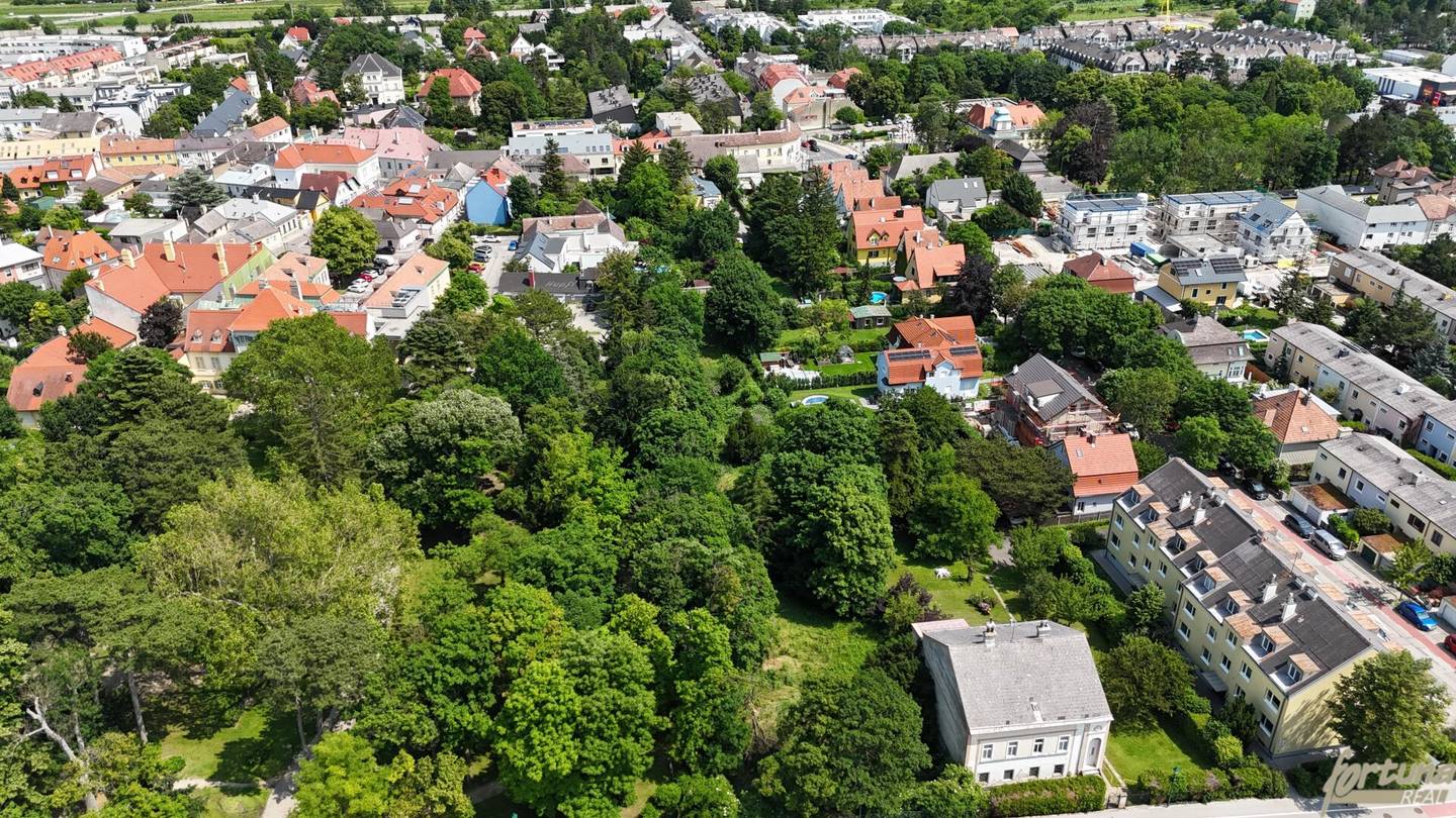 Building Plot 3029 m² in Maria Enzersdorf